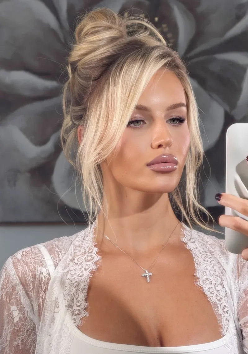 Glamorous bridal makeup transformation featuring shimmer eyeshadow and long-lasting finish for a Miami Beach wedding