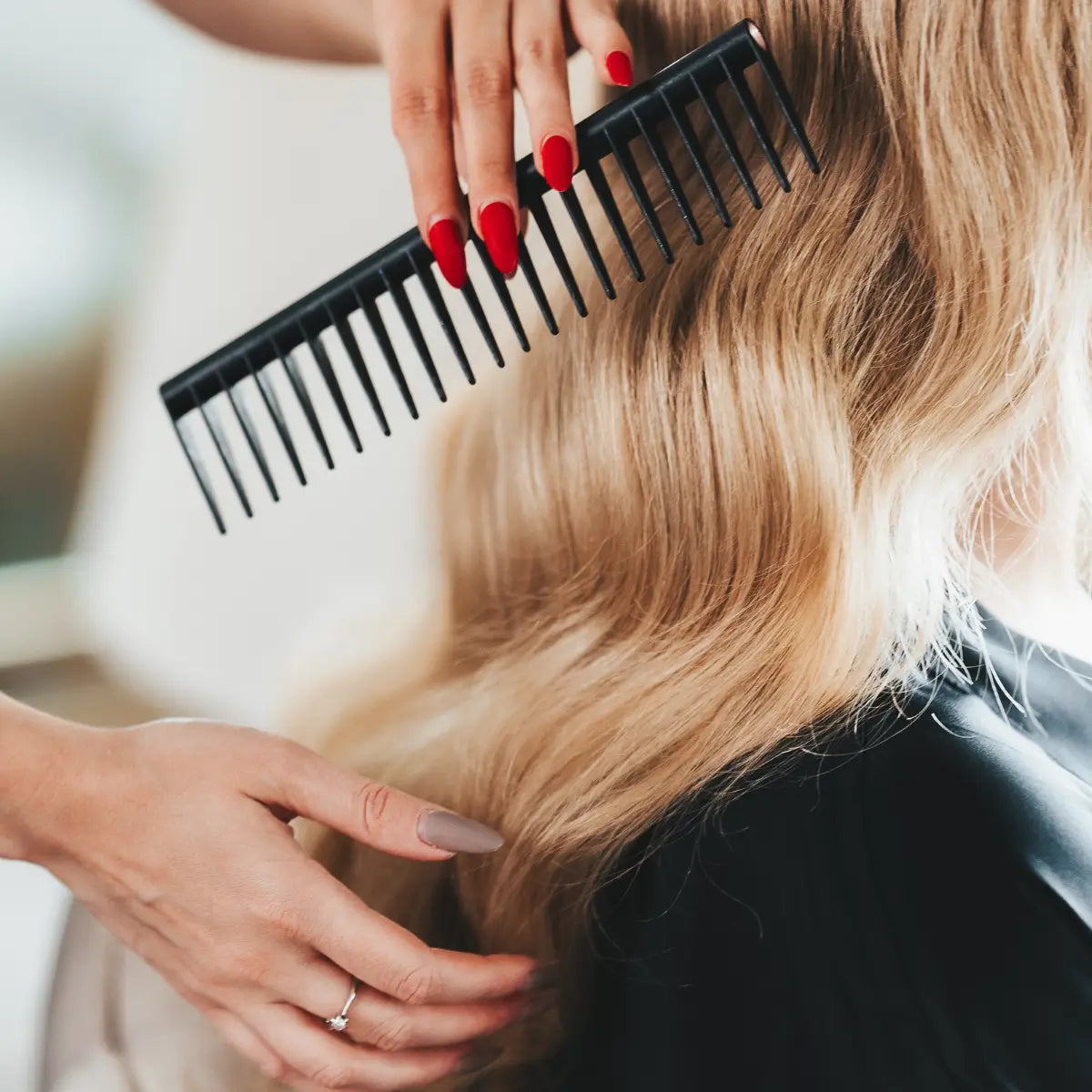 Elegant Hollywood waves hairstyle by Karysha, professional mobile hairstylist in Miami