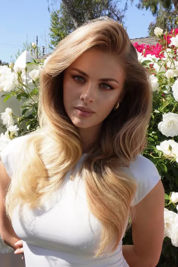Signature Hollywood Blowout 